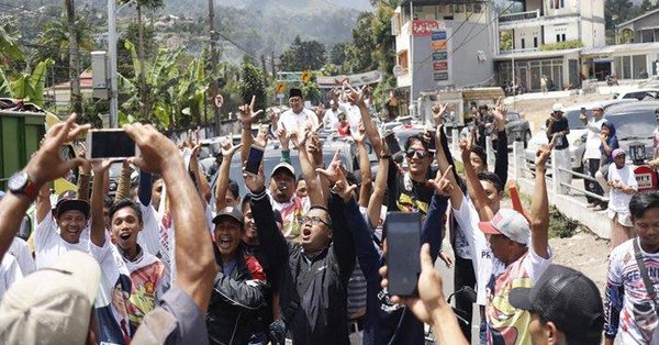 Kampanye Prabowo – Sandiaga di Puncak, Massa Berjoget di Tengah Jalan